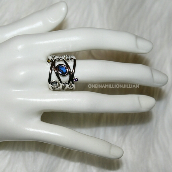 Wide Band Fashion Statement Ring - Picture 5 of 6